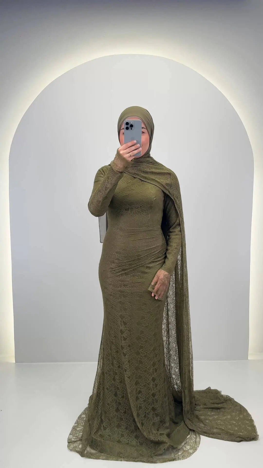 Liora Abiye Yeşil ve HIJAB ile