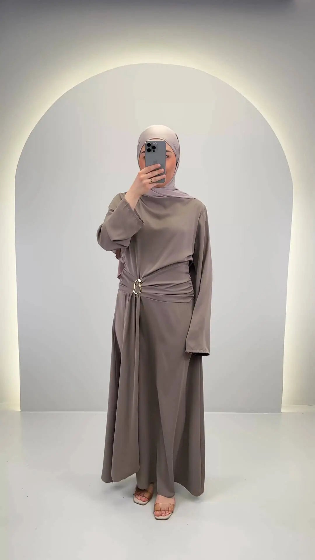 Arami Abendkleid Taupe