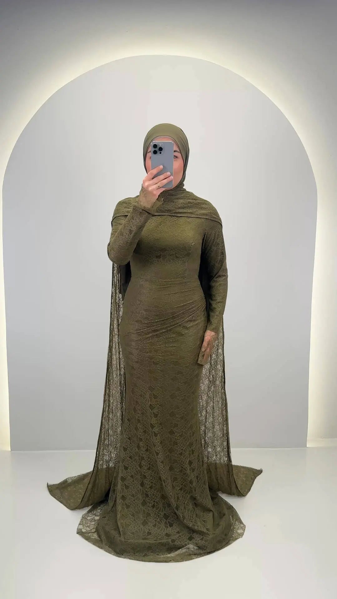 Liora Abiye Yeşil ve HIJAB ile
