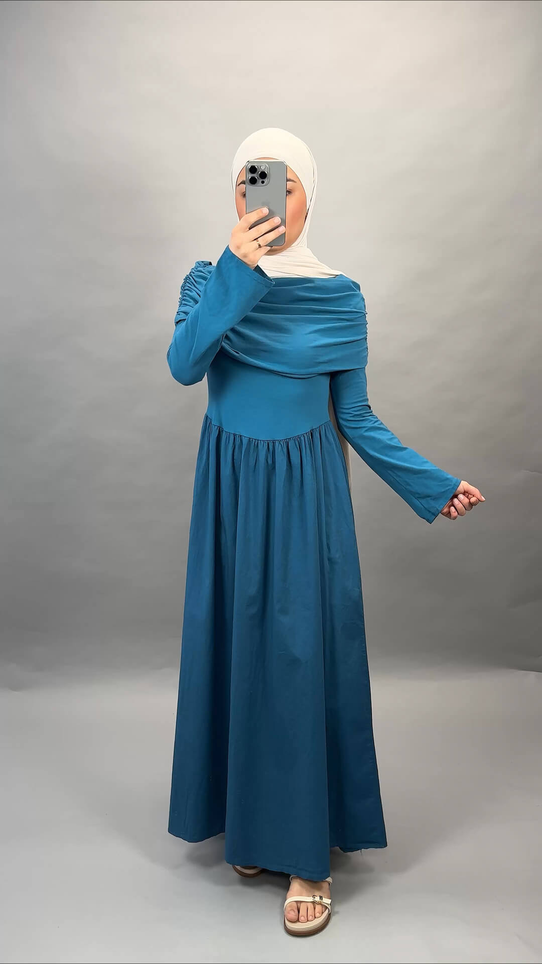 Yelena Kleid Turkis